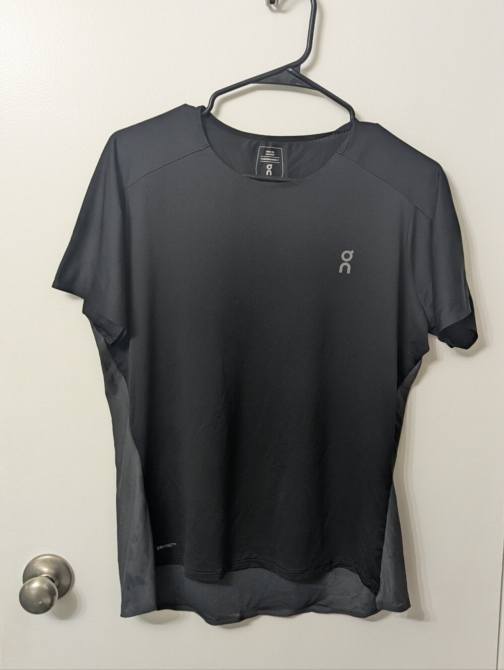 On Running Black Performance T - Women's L